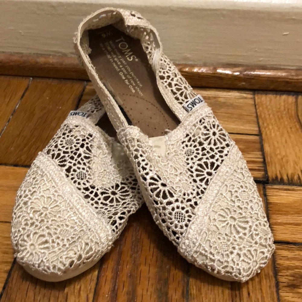 Toms Shoes
